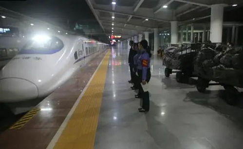 复兴号送快递 新时代高铁运输服务的效率革命